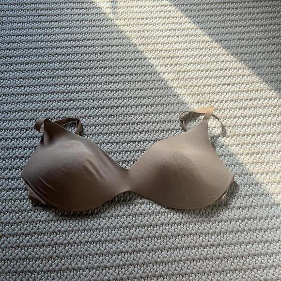 Skims Wireless Form Push Up Bra - Picture 1 of 3